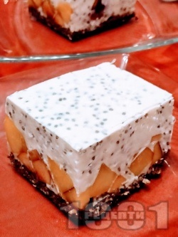 Здравословна диетична протеинова торта с блат от елда и крем от извара Пилос, праскови и чия (с желатин и подсладител) - снимка на рецептата